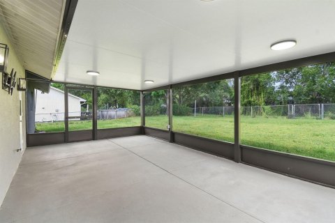 House in Port St. Lucie, Florida 3 bedrooms, 128.76 sq.m. № 2083654 - photo 18