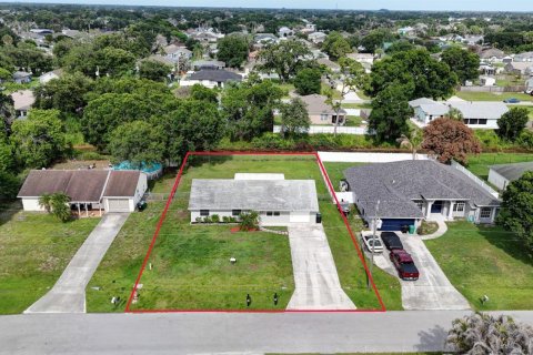 House in Port St. Lucie, Florida 3 bedrooms, 128.76 sq.m. № 2083654 - photo 27