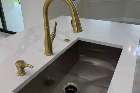 Купить виллу или дом в Норт-Порт, Флорида 6 комнат, 171.03м2, № 2360576 - фото 11