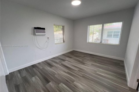 Снять в аренду квартиру в Майами, Флорида 1 спальня, 54.35м2, № 1942438 - фото 10