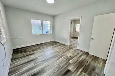 Снять в аренду квартиру в Майами, Флорида 1 спальня, 54.35м2, № 1942438 - фото 11