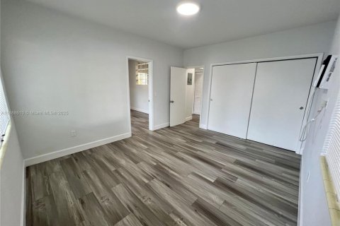 Снять в аренду квартиру в Майами, Флорида 1 спальня, 54.35м2, № 1942438 - фото 12