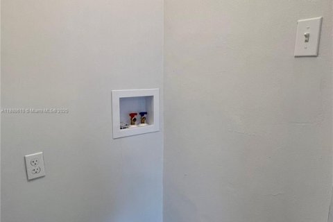 Снять в аренду квартиру в Майами, Флорида 1 спальня, 54.35м2, № 1942438 - фото 6