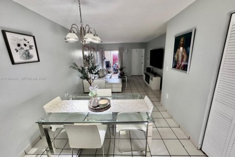 Купить кондоминиум в Майами, Флорида 2 спальни, 97.55м2, № 2011050 - фото 8