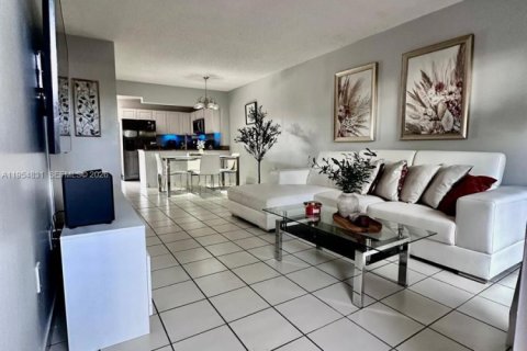 Кондоминиум с 2 спальнями в Майами, Флорида № 2011050