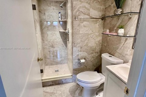 Купить кондоминиум в Майами, Флорида 2 спальни, 97.55м2, № 2011050 - фото 16