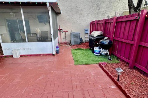 Купить кондоминиум в Майами, Флорида 2 спальни, 97.55м2, № 2011050 - фото 13