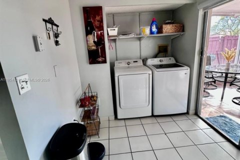 Купить кондоминиум в Майами, Флорида 2 спальни, 97.55м2, № 2011050 - фото 9