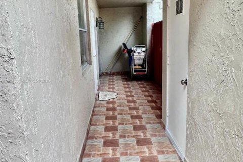 Купить кондоминиум в Майами, Флорида 2 спальни, 97.55м2, № 2011050 - фото 5