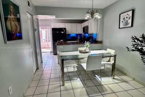 Купить кондоминиум в Майами, Флорида 2 спальни, 97.55м2, № 2011050 - фото 6