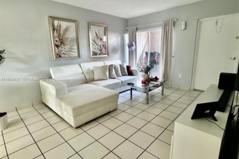 Купить кондоминиум в Майами, Флорида 2 спальни, 97.55м2, № 2011050 - фото 20