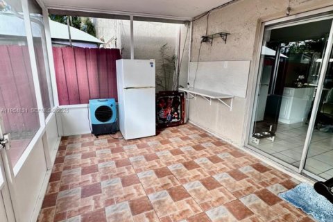 Купить кондоминиум в Майами, Флорида 2 спальни, 97.55м2, № 2011050 - фото 11