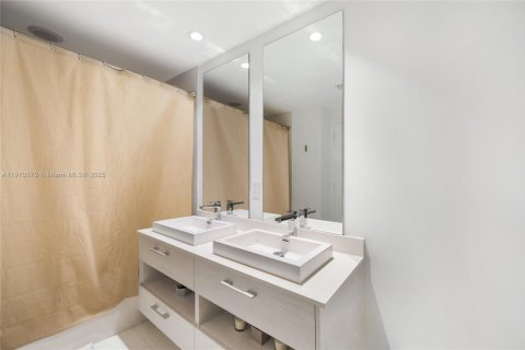 Снять в аренду кондоминиум в Майами, Флорида 1 спальня, 78.32м2, № 1966668 - фото 6