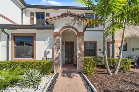Townhouse in Hialeah, Florida 3 bedrooms, 123.75 sq.m. № 1944108 - photo 17