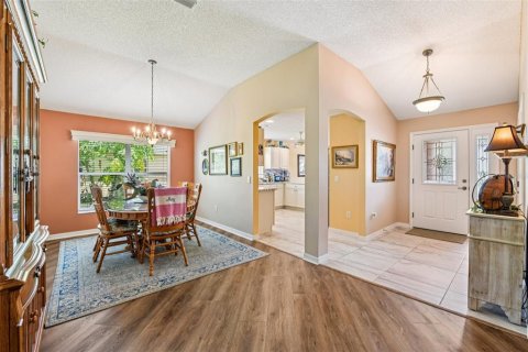 House in The Villages, Florida 3 bedrooms, 191.1 sq.m. № 1847850 - photo 10