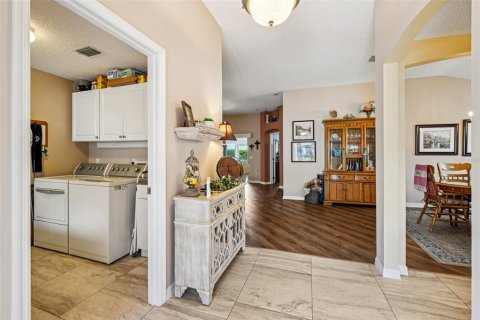 House in The Villages, Florida 3 bedrooms, 191.1 sq.m. № 1847850 - photo 4