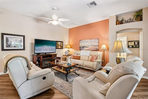 House in The Villages, Florida 3 bedrooms, 191.1 sq.m. № 1847850 - photo 8