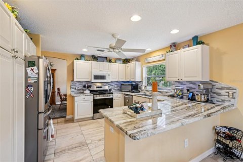 House in The Villages, Florida 3 bedrooms, 191.1 sq.m. № 1847850 - photo 20