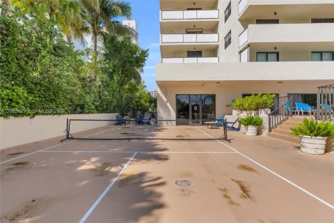 Copropriété à vendre à Miami Beach, Floride: 2 chambres, 101.08 m2 № 2417651 - photo 8