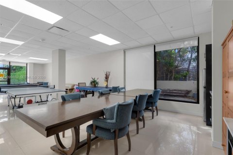 Copropriété à vendre à Miami Beach, Floride: 2 chambres, 101.08 m2 № 2417651 - photo 7