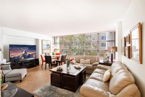 Condo in Miami, Florida, 1 bedroom  № 2064471