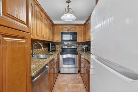 Купить виллу или дом в Майами, Флорида 4 спальни, 106.93м2, № 2056551 - фото 11