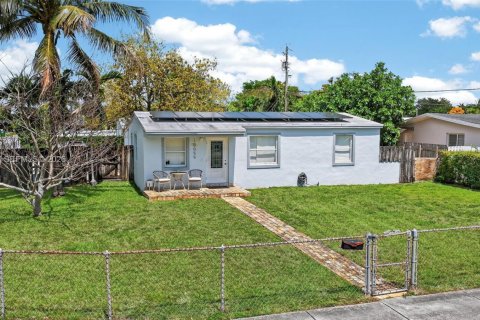 Купить виллу или дом в Майами, Флорида 4 спальни, 106.93м2, № 2056551 - фото 2