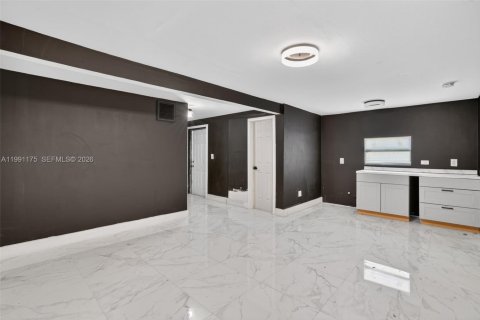 Купить виллу или дом в Майами, Флорида 4 спальни, 106.93м2, № 2056551 - фото 28