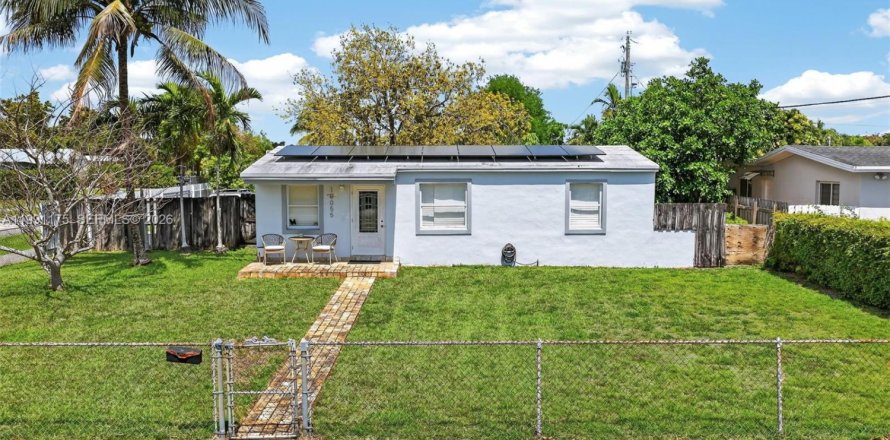 Дом в Майами, Флорида 4 спальни, 106.93м2 № 2056551