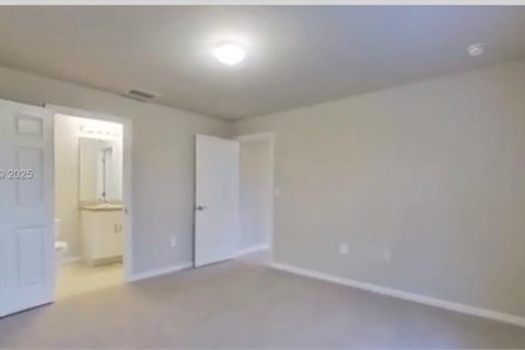 Casa en venta en LaBelle, Florida, 4 dormitorios № 1992243 - foto 9