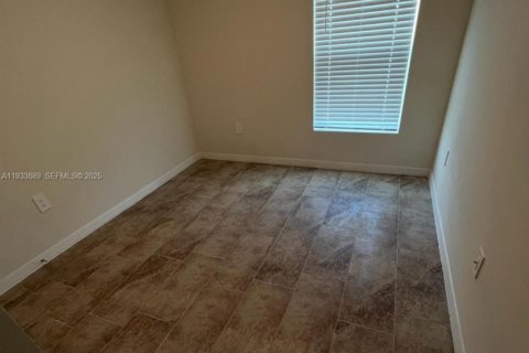 Casa en venta en LaBelle, Florida, 4 dormitorios № 1992243 - foto 12