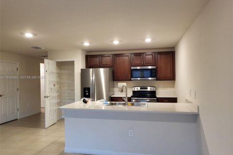 Casa en venta en LaBelle, Florida, 4 dormitorios № 1992243 - foto 5