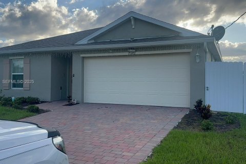 Casa en venta en LaBelle, Florida, 4 dormitorios № 1992243 - foto 1