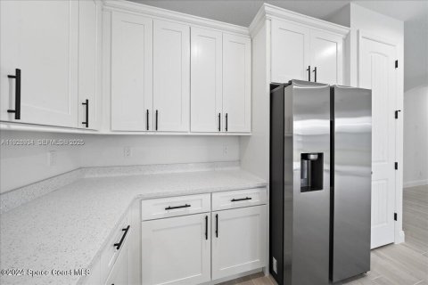 Villa ou maison à vendre à Palm Bay, Floride: 4 chambres, 164.9 m2 № 1987281 - photo 9