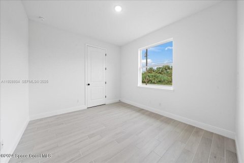 Villa ou maison à vendre à Palm Bay, Floride: 4 chambres, 164.9 m2 № 1987281 - photo 21