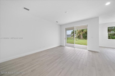 Villa ou maison à vendre à Palm Bay, Floride: 4 chambres, 164.9 m2 № 1987281 - photo 2