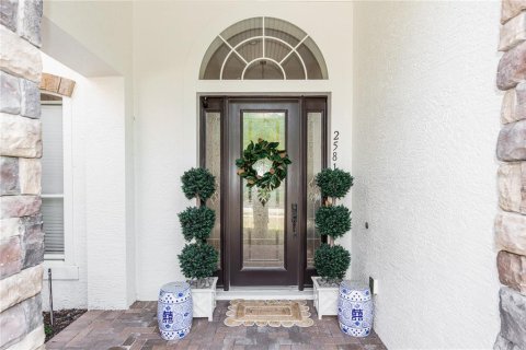 House in Sorrento, Florida 4 bedrooms, 376.07 sq.m. № 1899900 - photo 3