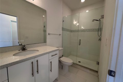 Снять в аренду таунхаус в Майами, Флорида 2 спальни, 104.05м2, № 2076613 - фото 6