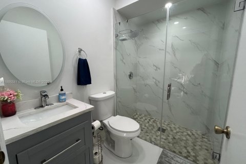 House in Miramar, Florida 4 bedrooms, 209.96 sq.m. № 1949988 - photo 7