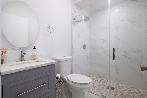 House in Miramar, Florida 4 bedrooms, 209.96 sq.m. № 1949988 - photo 23