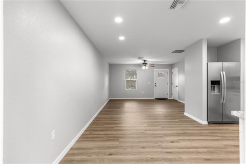 House in Fort MC Coy, Florida 3 bedrooms, 94.76 sq.m. № 2289708 - photo 6
