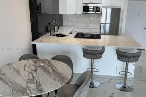 Condo in Hallandale Beach, Florida, 1 bedroom № 2283209