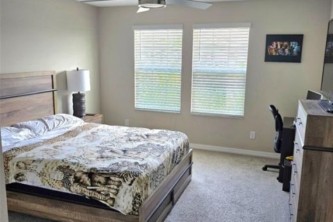 House in Zephyrhills, Florida 5 bedrooms, 328.04 sq.m. № 2107635 - photo 22