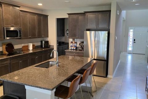 House in Zephyrhills, Florida 5 bedrooms, 328.04 sq.m. № 2107635 - photo 11