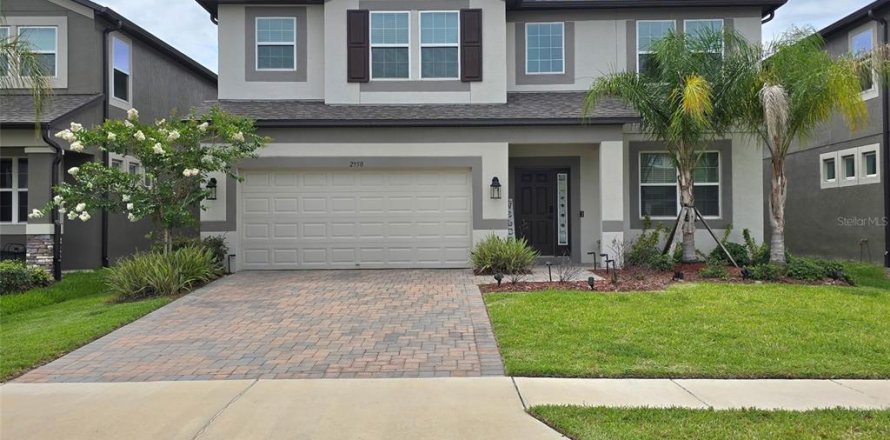 House in Zephyrhills, Florida 5 bedrooms, 328.04 sq.m. № 2107635
