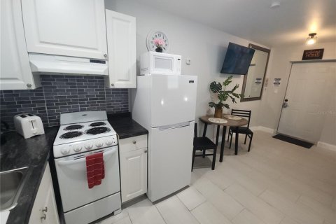 Villa ou maison à louer à Kissimmee, Floride: 1 chambre, 37.16 m2 № 1522120 - photo 13