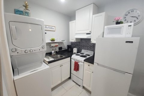 Villa ou maison à louer à Kissimmee, Floride: 1 chambre, 37.16 m2 № 1522120 - photo 14