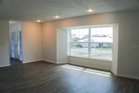 House in Winter Haven, Florida 5 bedrooms, 248.98 sq.m. № 1789491 - photo 7
