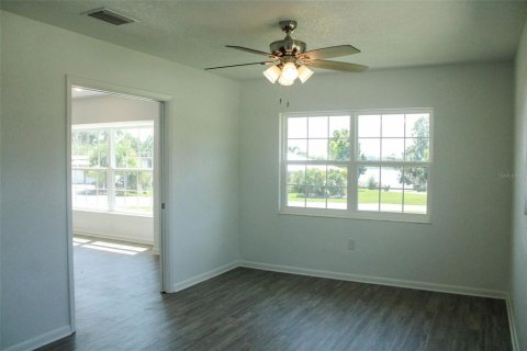 House in Winter Haven, Florida 5 bedrooms, 248.98 sq.m. № 1789491 - photo 9