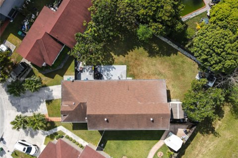 House in Miami, Florida 3 bedrooms, 152.92 sq.m. № 1888384 - photo 26